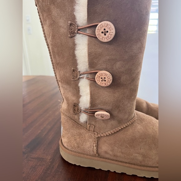 Ugg Bailey Button Triplet Boot- chestnut brown sz 6 - Picture 4 of 6